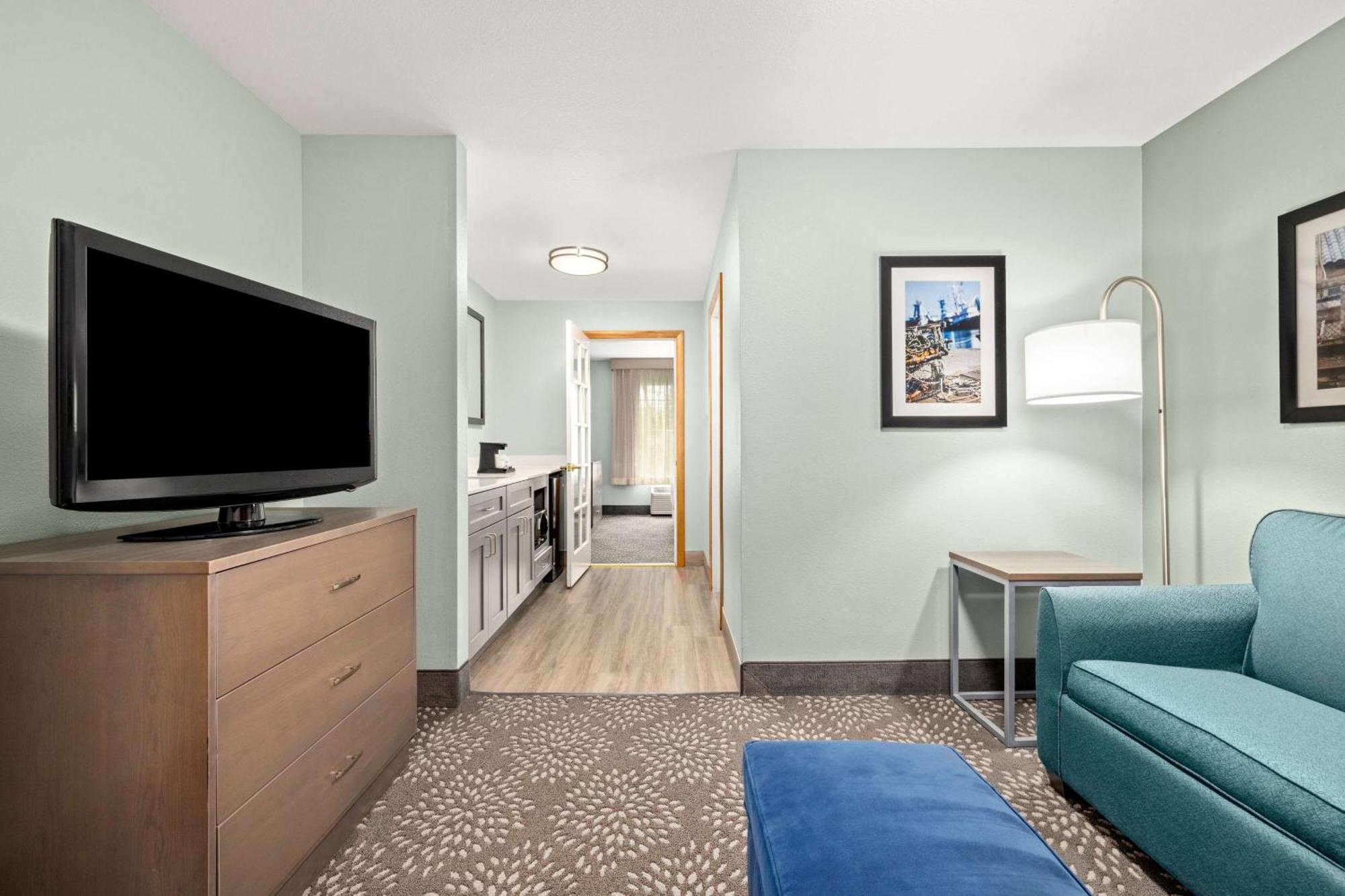 La Quinta By Wyndham Newport Exterior foto